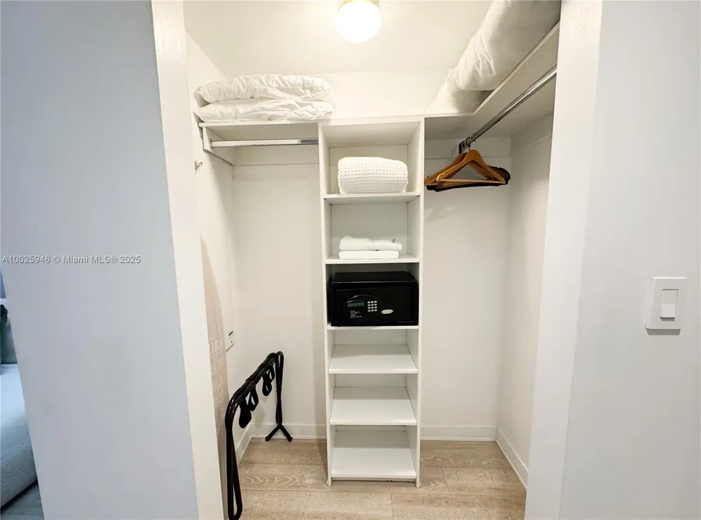 2602 E HALLANDALE BEACH BLVD #1605 Hallandale Beach, FL 33009