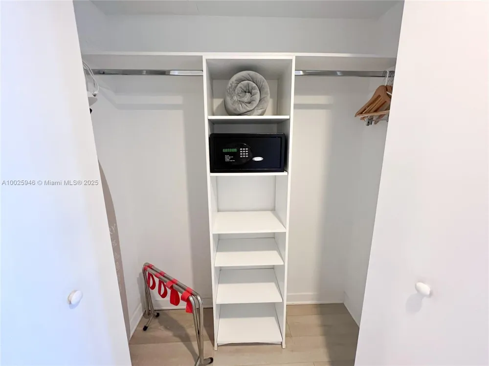 2602 E HALLANDALE BEACH BLVD #1605 Hallandale Beach, FL 33009