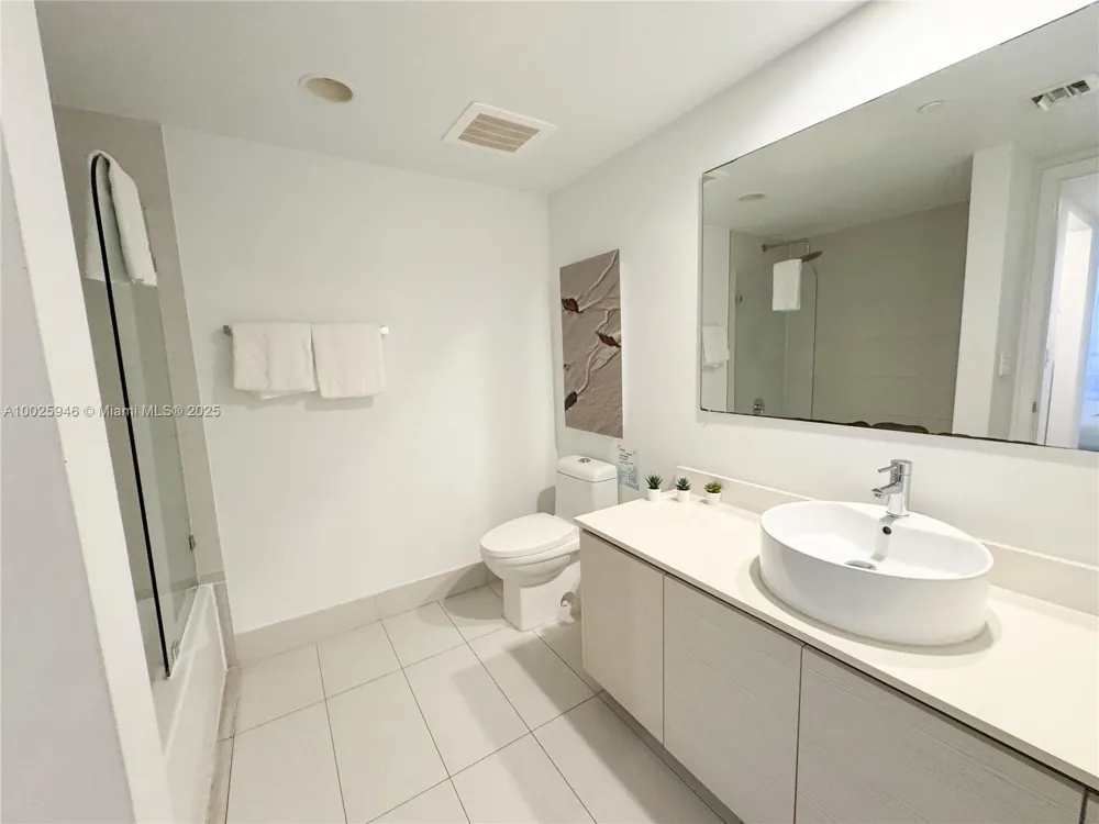 2602 E HALLANDALE BEACH BLVD #1605 Hallandale Beach, FL 33009