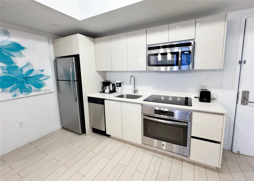 2602 E HALLANDALE BEACH BLVD #1605 Hallandale Beach, FL 33009