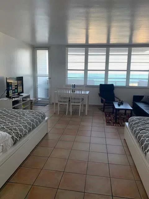 100 Lincoln Rd #1219 Miami Beach, FL 33139