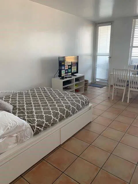 100 Lincoln Rd #1219 Miami Beach, FL 33139