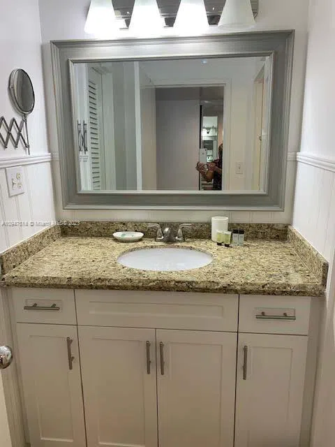 100 Lincoln Rd #1219 Miami Beach, FL 33139