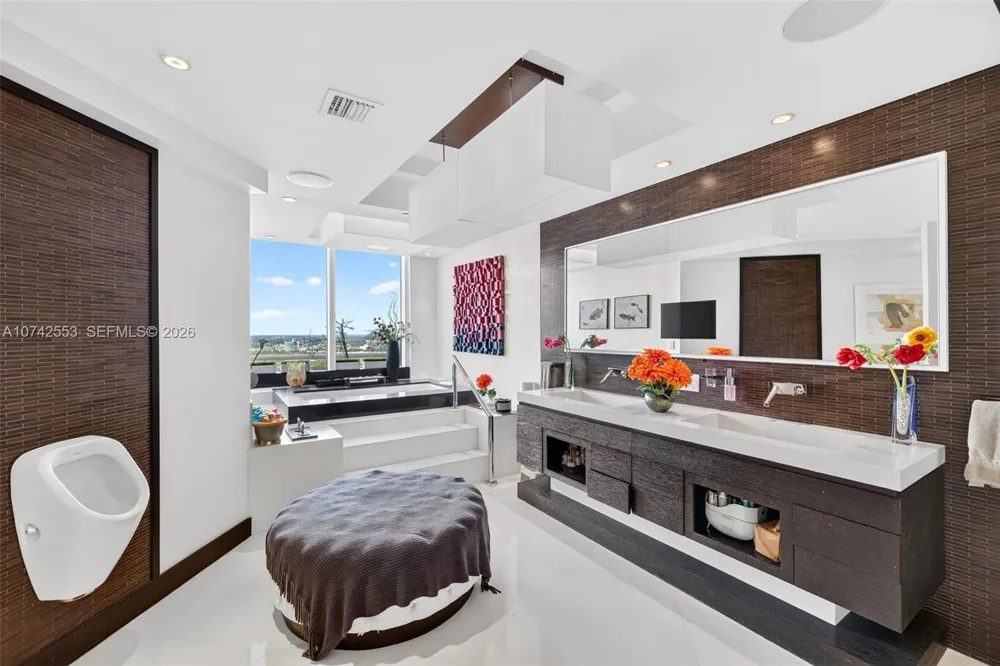 3802 NE 207th St #2802 Aventura, FL 33180