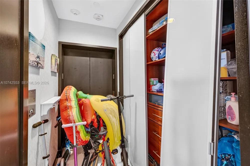 3802 NE 207th St #2802 Aventura, FL 33180