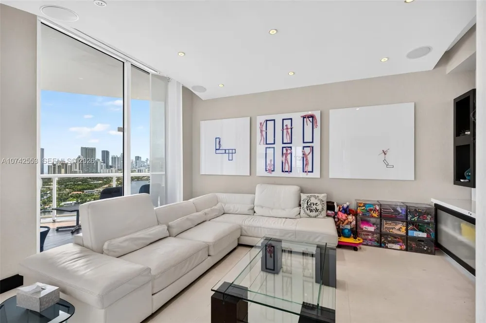 3802 NE 207th St #2802 Aventura, FL 33180