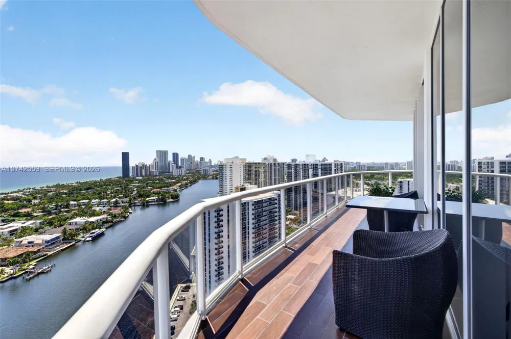 3802 NE 207th St #2802 Aventura, FL 33180
