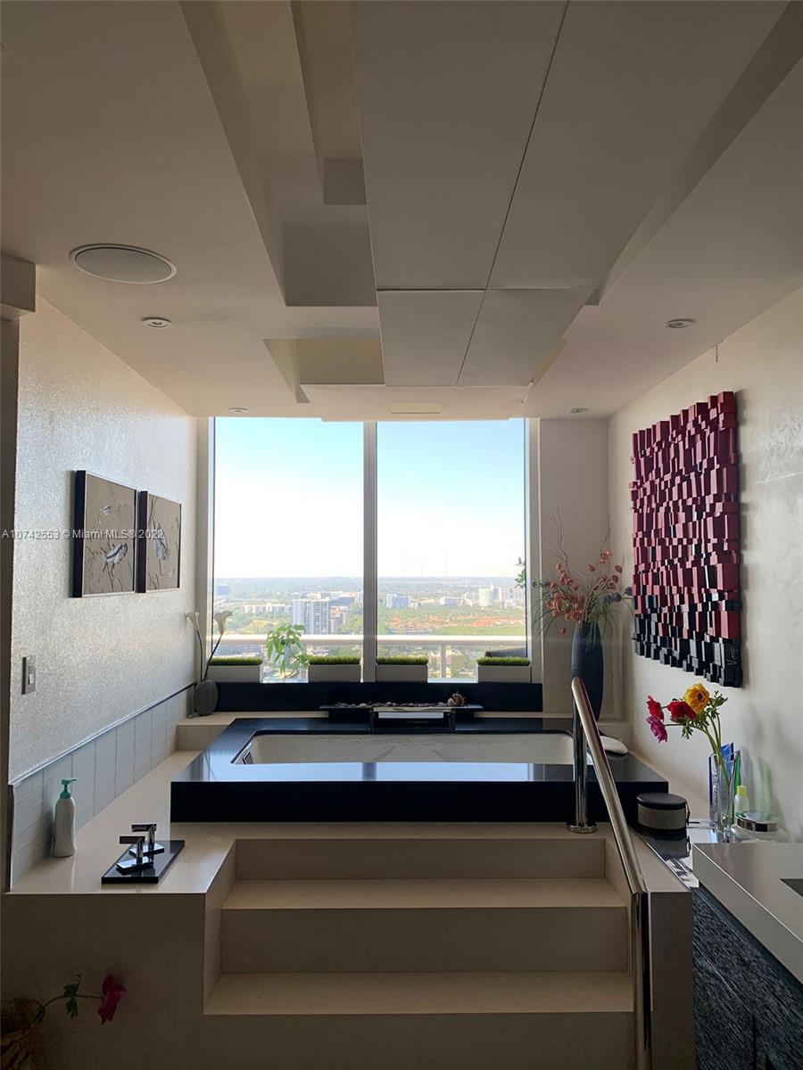 3802 NE 207th St #2802 Aventura, FL 33180
