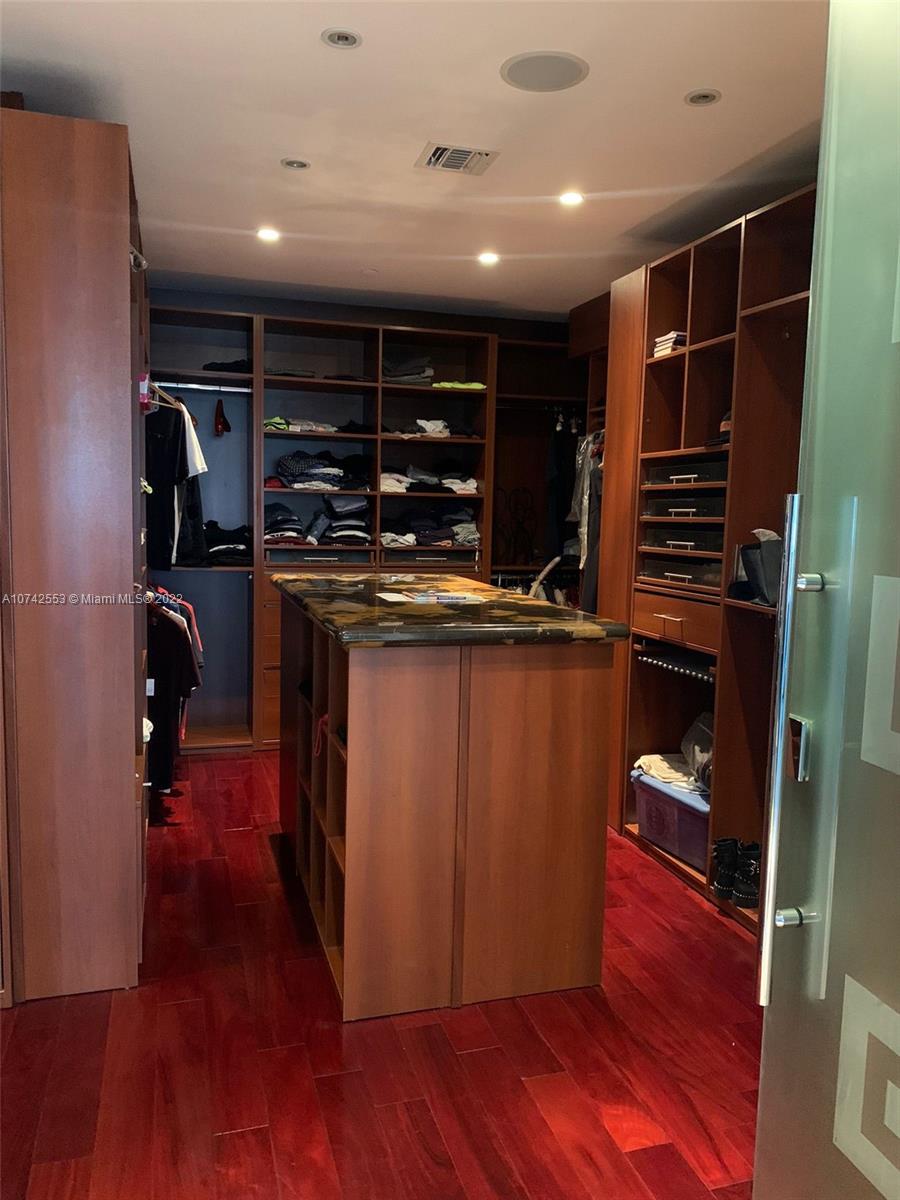 3802 NE 207th St #2802 Aventura, FL 33180