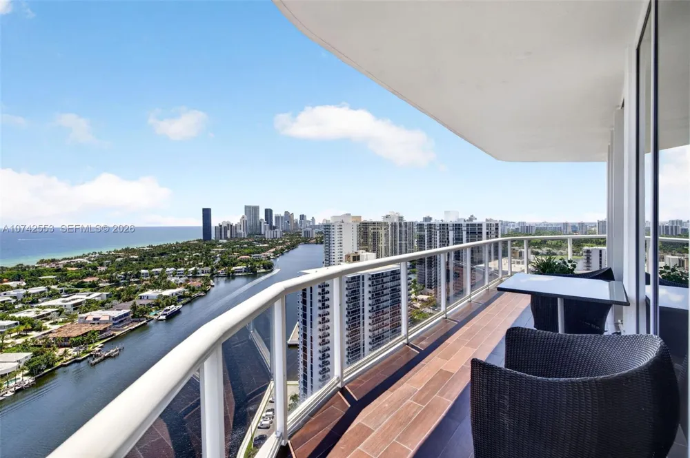 3802 NE 207th St #2802 Aventura, FL 33180