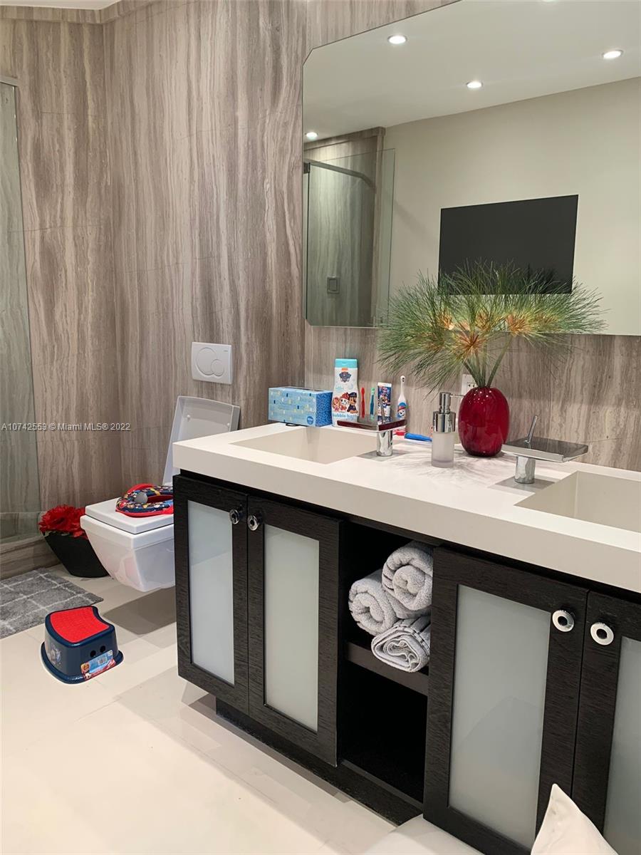 3802 NE 207th St #2802 Aventura, FL 33180