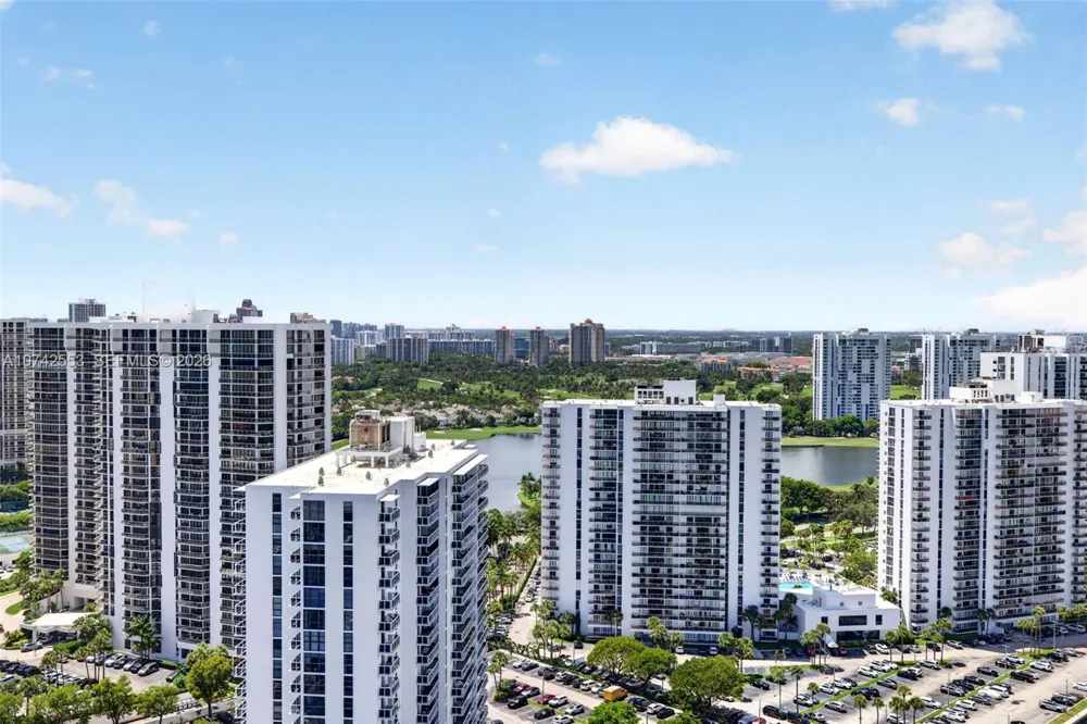 3802 NE 207th St #2802 Aventura, FL 33180