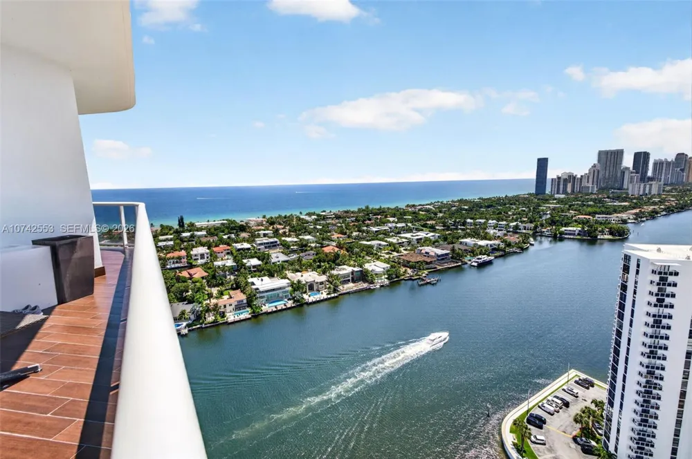 3802 NE 207th St #2802 Aventura, FL 33180