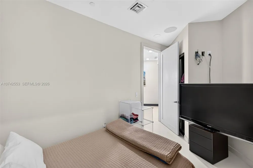3802 NE 207th St #2802 Aventura, FL 33180