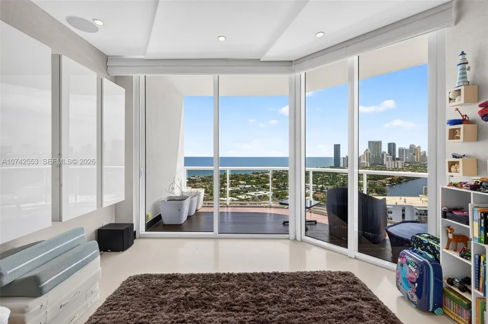 3802 NE 207th St #2802 Aventura, FL 33180