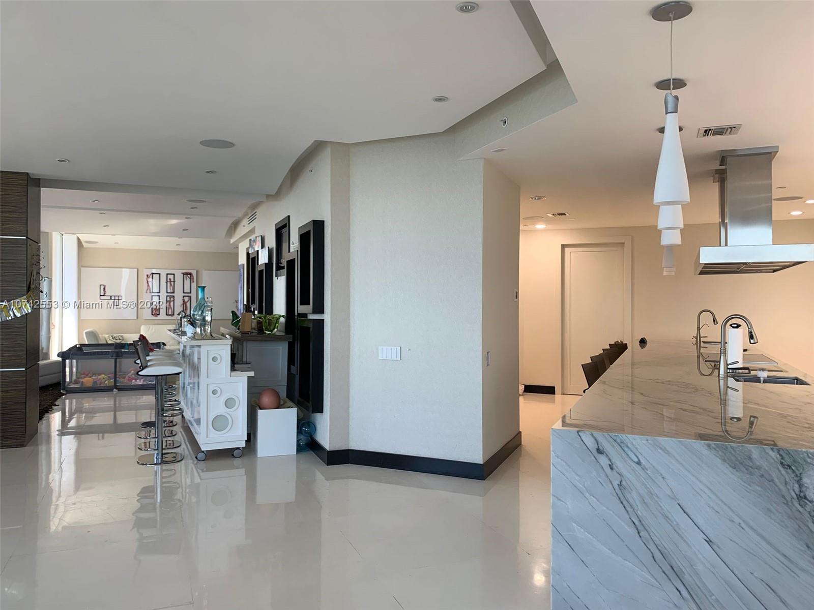 3802 NE 207th St #2802 Aventura, FL 33180