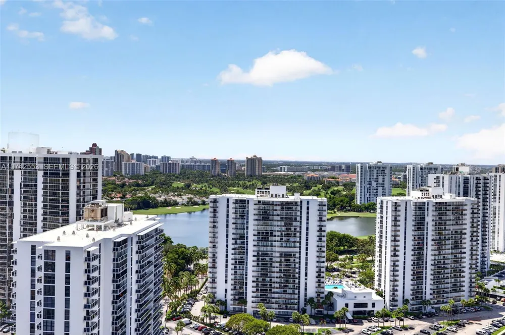 3802 NE 207th St #2802 Aventura, FL 33180