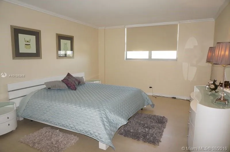 19370 COLLINS AV SEASONAL #923 Sunny Isles Beach, FL 33160