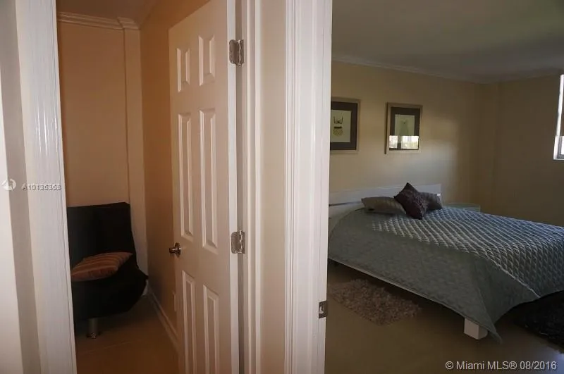 19370 COLLINS AV SEASONAL #923 Sunny Isles Beach, FL 33160
