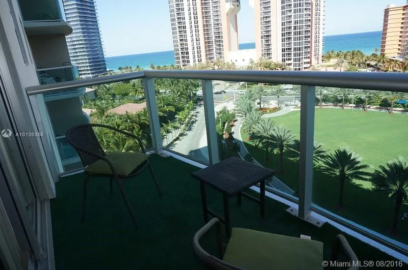 19370 COLLINS AV SEASONAL #923 Sunny Isles Beach, FL 33160