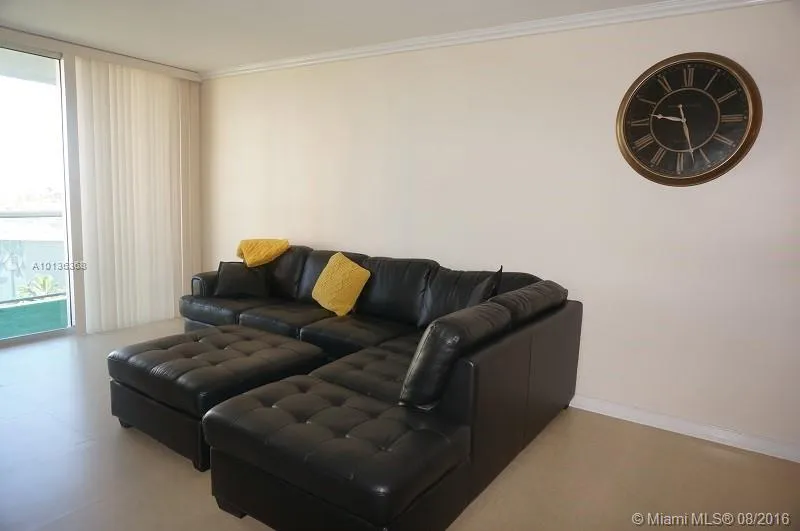 19370 COLLINS AV SEASONAL #923 Sunny Isles Beach, FL 33160
