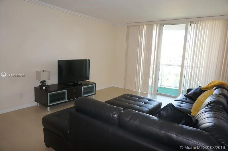 19370 COLLINS AV SEASONAL #923 Sunny Isles Beach, FL 33160