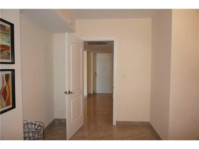19370 COLLINS AV SEASONAL #1007 Sunny Isles Beach, FL 33160