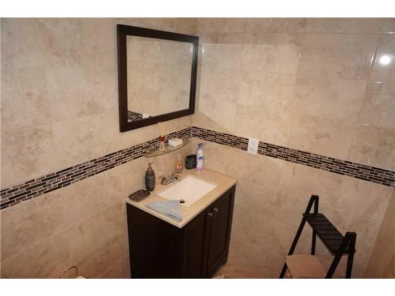 19370 COLLINS AV SEASONAL #1007 Sunny Isles Beach, FL 33160