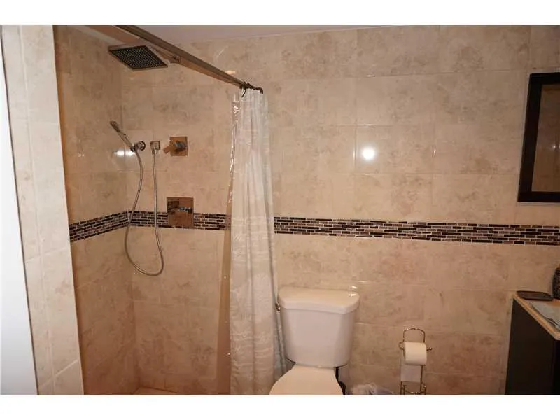 19370 COLLINS AV SEASONAL #1007 Sunny Isles Beach, FL 33160