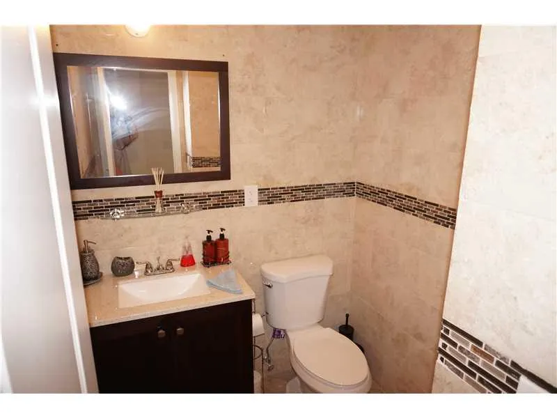 19370 COLLINS AV SEASONAL #1007 Sunny Isles Beach, FL 33160