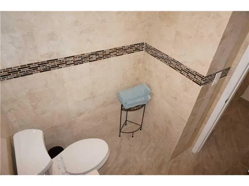 19370 COLLINS AV SEASONAL #1007 Sunny Isles Beach, FL 33160