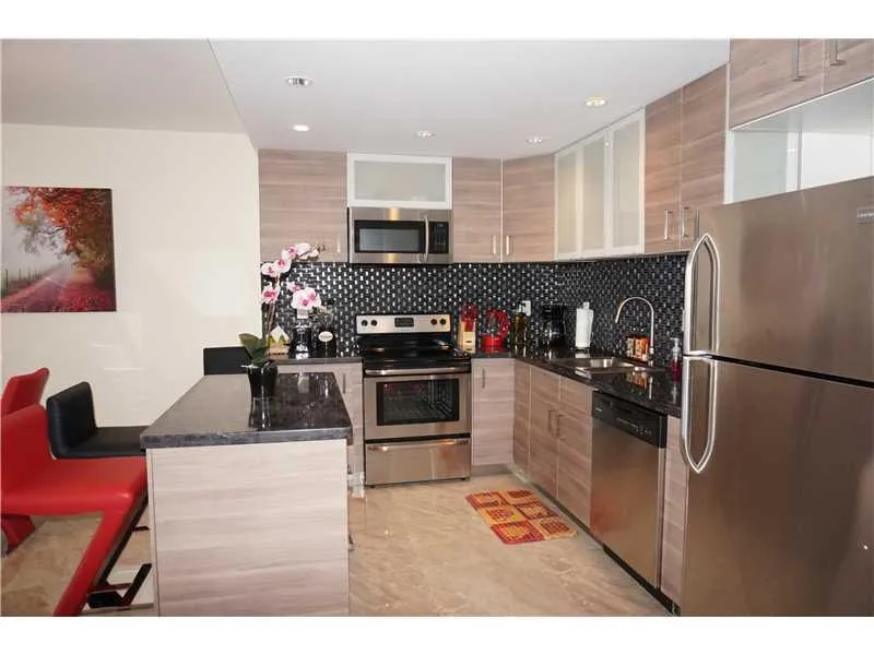 19370 COLLINS AV SEASONAL #1007 Sunny Isles Beach, FL 33160