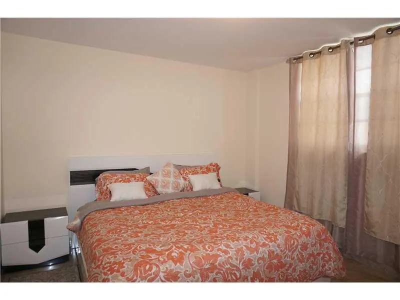 19370 COLLINS AV SEASONAL #1007 Sunny Isles Beach, FL 33160