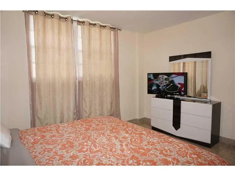 19370 COLLINS AV SEASONAL #1007 Sunny Isles Beach, FL 33160
