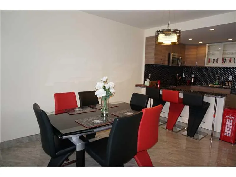 19370 COLLINS AV SEASONAL #1611 Sunny Isles Beach, FL 33160