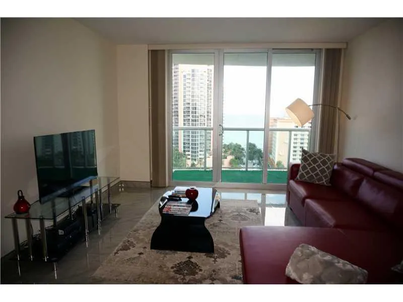 19370 COLLINS AV SEASONAL #1611 Sunny Isles Beach, FL 33160