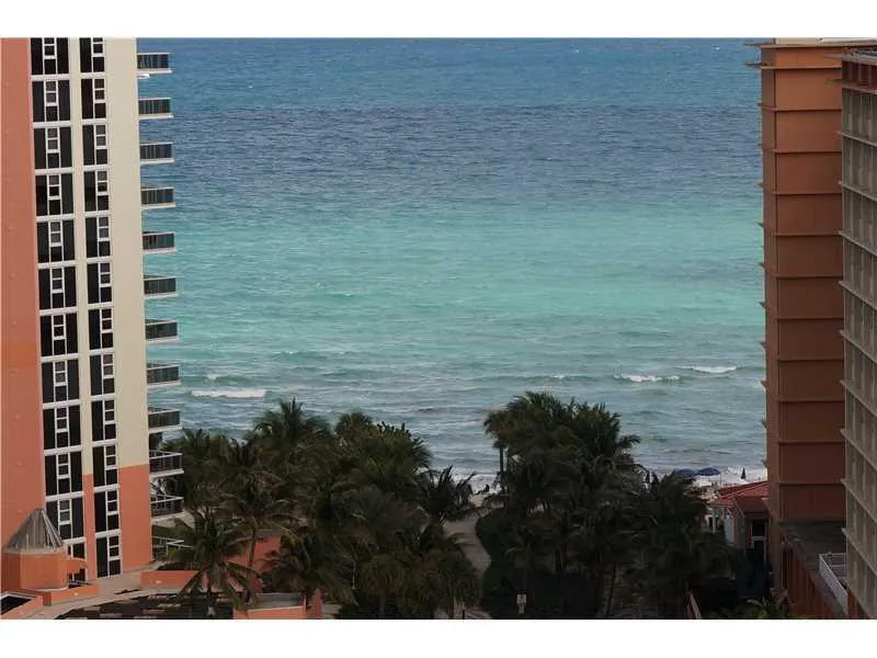 19370 COLLINS AV SEASONAL #1611 Sunny Isles Beach, FL 33160