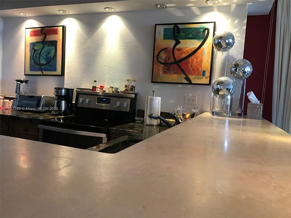 100 Lincoln Rd #644 Miami Beach, FL 33139