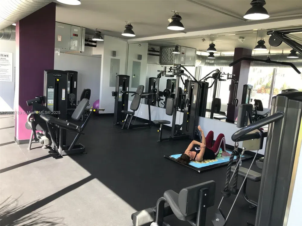 100 Lincoln Rd #644 Miami Beach, FL 33139