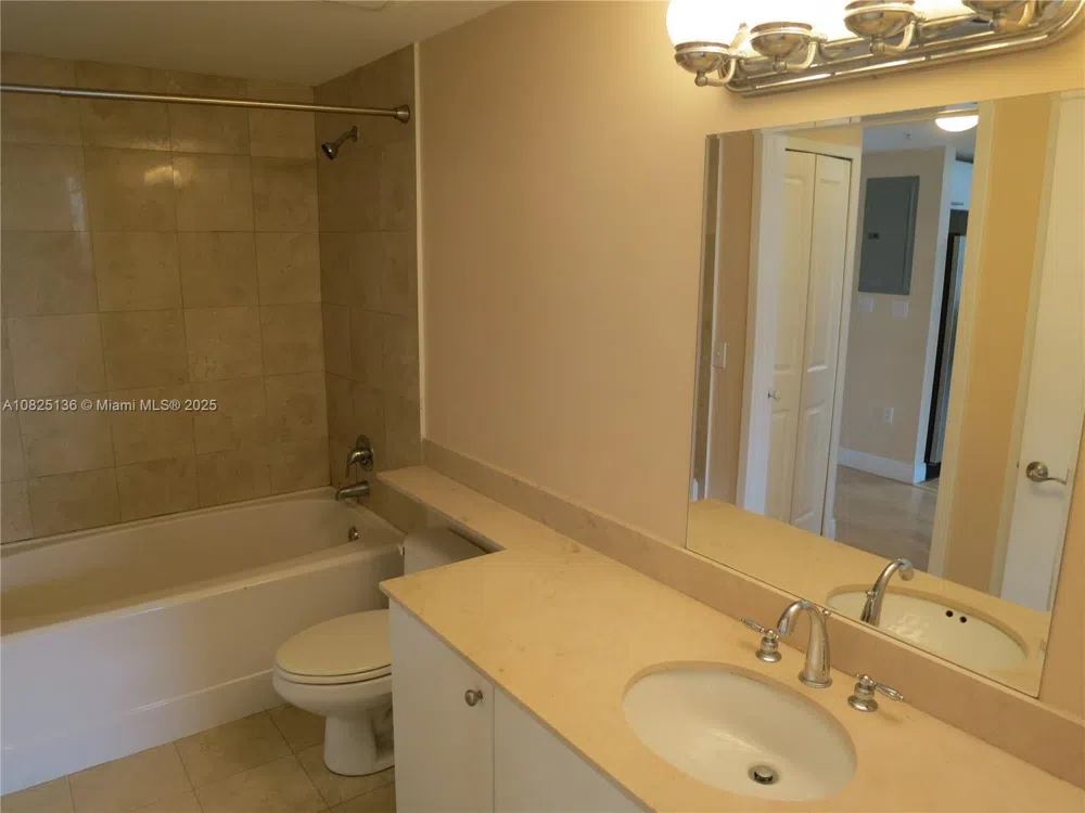 170 SE 14th St #1407 Miami, FL 33131