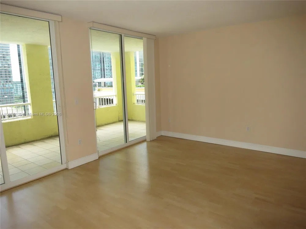170 SE 14th St #1407 Miami, FL 33131