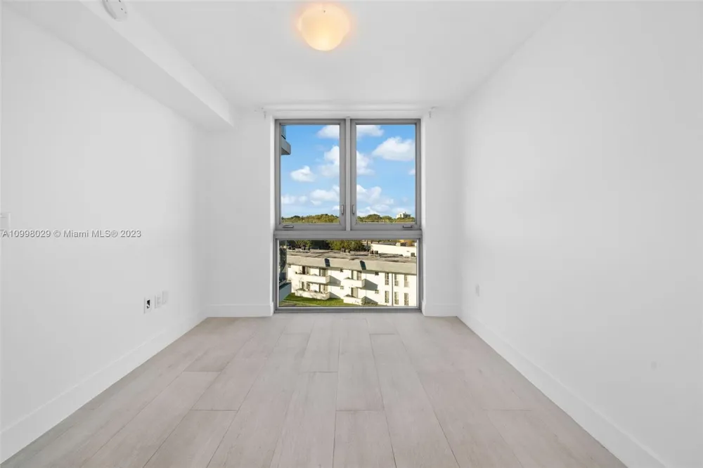 13800 Highland Dr #504 North Miami Beach, FL 33181