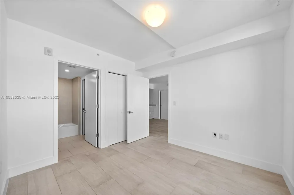 13800 Highland Dr #504 North Miami Beach, FL 33181