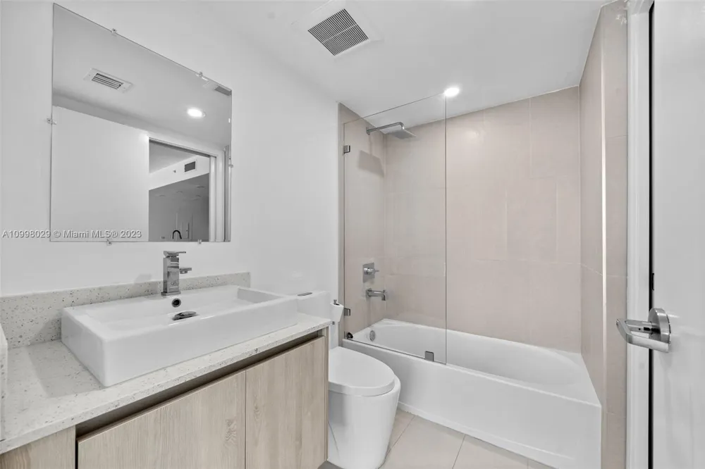 13800 Highland Dr #504 North Miami Beach, FL 33181