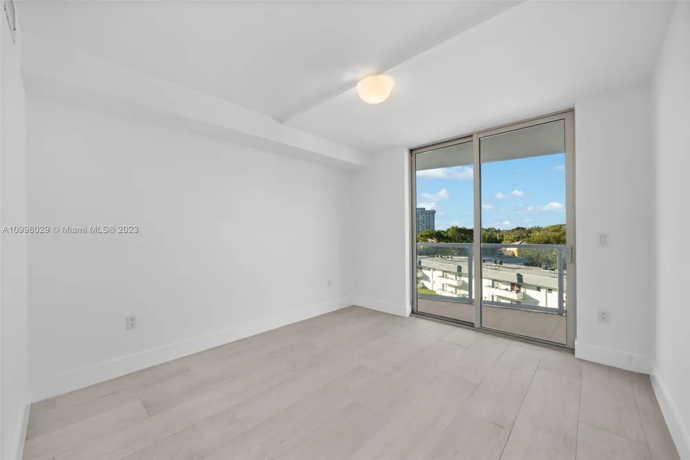 13800 Highland Dr #504 North Miami Beach, FL 33181