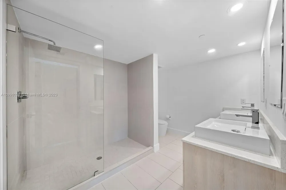 13800 Highland Dr #504 North Miami Beach, FL 33181