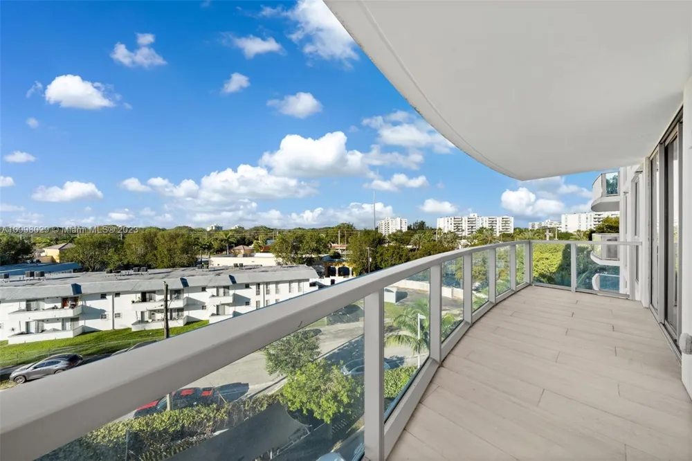 13800 Highland Dr #504 North Miami Beach, FL 33181