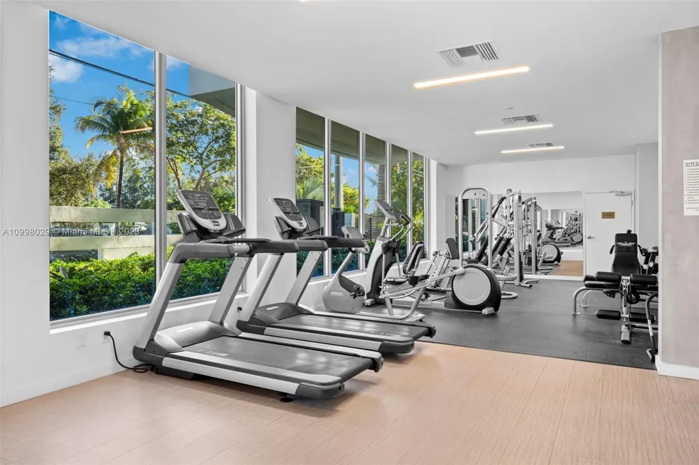 13800 Highland Dr #504 North Miami Beach, FL 33181