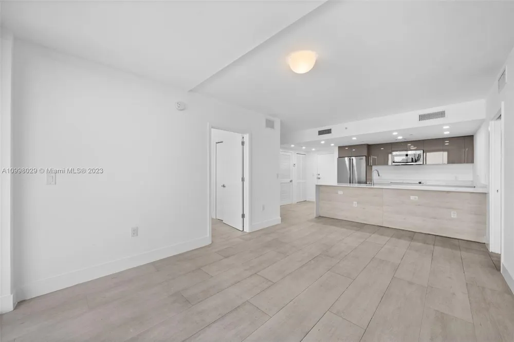 13800 Highland Dr #504 North Miami Beach, FL 33181