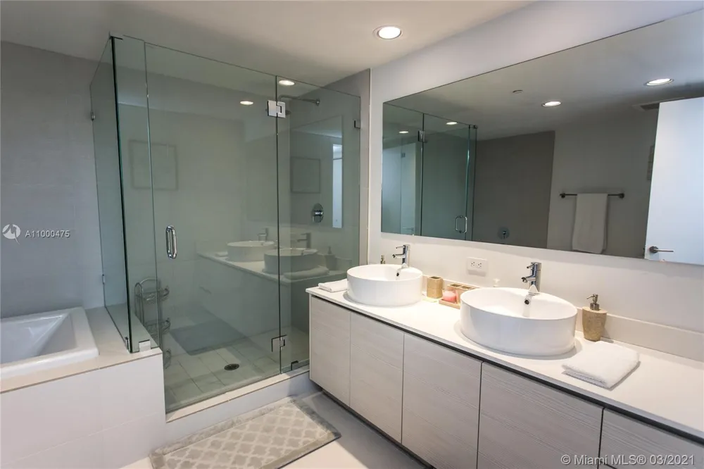 2600 E Hallandale Beach Blvd #T2002 SEASONAL Hallandale Beach, FL 33009